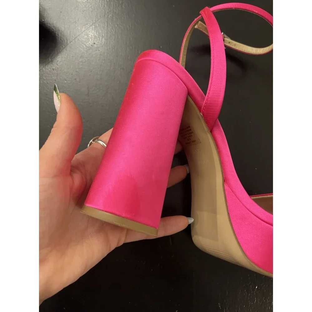 Steve Madden Lessa Satin Hot Pink Fabric Platform Ankle Strap Block Heel Sz 8.5M